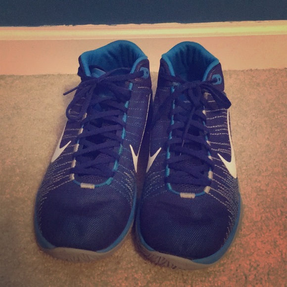 nike semi high cut shoes